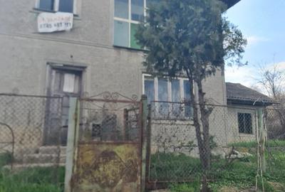 Casă cu Teren 1300 Mp în Probota - 2