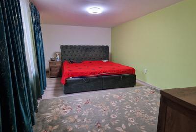 Casă individuală cu 6 camere cu Canalizare în Central