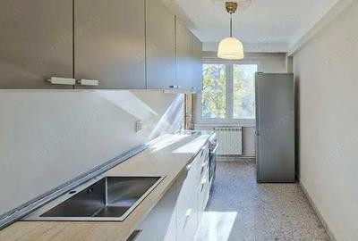 Apartament cu 3 camere decomandat în Central - 1