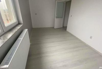 Vand apartament 2 camere, et4, bl N3. Pret 35000