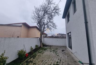 Casă individuală cu 5 camere cu Canalizare în Apărătorii Patriei - 2