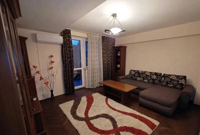 Apartament cu 3 camere decomandat, mobilat în Universitate