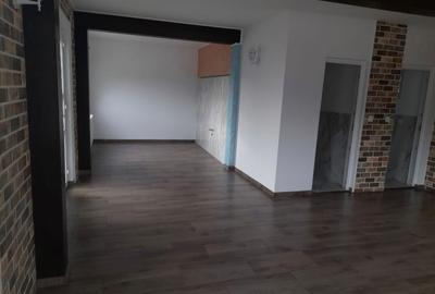 Spațiu comercial, de 50 mp, în Central - 1