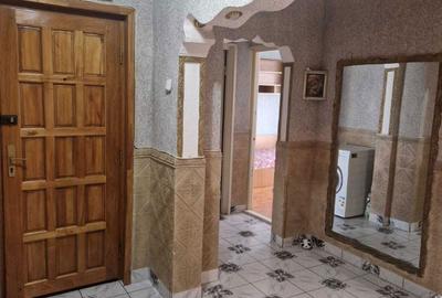 Apartament cu 4 camere decomandat în Debarcader - 1