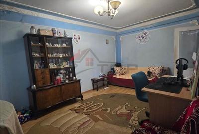 Apartament cu 3 camere decomandat în Dacia