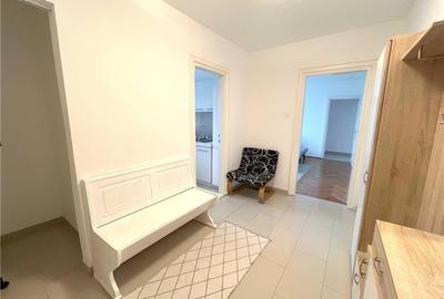 Apartament cu 3 camere semidecomandat, mobilat în Central - 2
