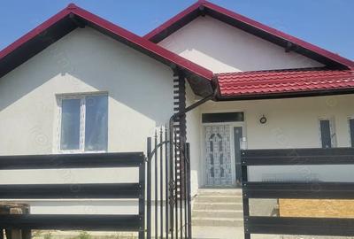 Casă cu 4 camere în Ciolpani - 6