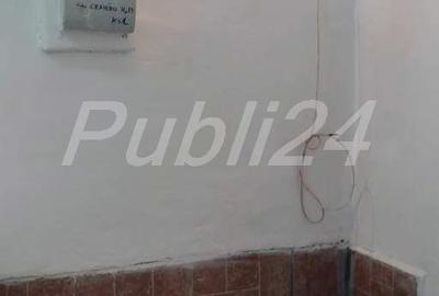 Spațiu comercial, de 50 mp, în Central - 9