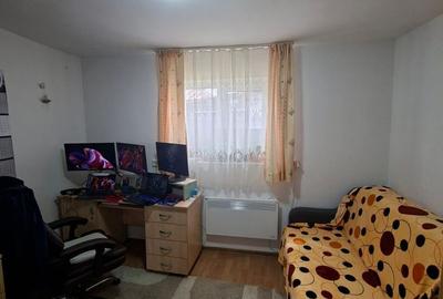 Casă cu 2 camere cu Teren 2000 Mp în Central - 1
