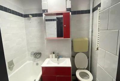 Apartament cu 3 camere semidecomandat, mobilat în Vitan