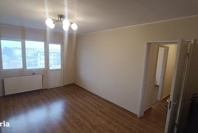 Apartament cu 3 camere decomandat în Cornișa - 5