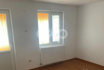 Casă cu 6 camere cu Teren 3646 Mp în Leontinești - 10