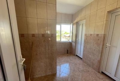 Casă cu 12 camere cu Teren 1652 Mp în Primăverii - 4