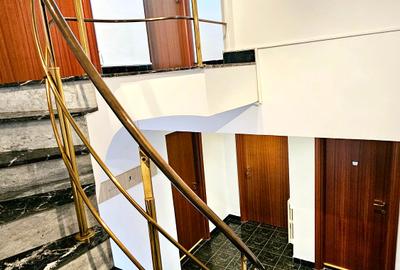Apartament cu 4 camere decomandat în Decebal - 11