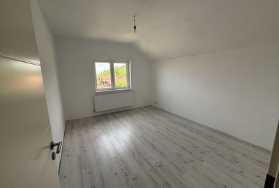 Casă cu 4 camere în Gura Râului - 6