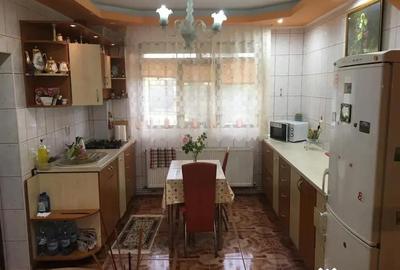 Casă cu 6 camere în Bucium - 10