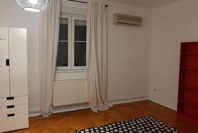 Apartament cu 3 camere decomandat în Bucureștii Noi