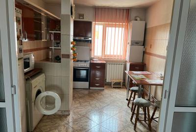 Apartament cu 3 camere decomandat în Central - 1