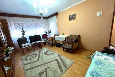 Apartament -3 camere ETAJUL 2 - cartier E3 - 11