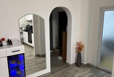 Apartament 3 camere renovat intrare Racadau - 5