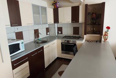 Apartament cu 3 camere semidecomandat în Florești - 2