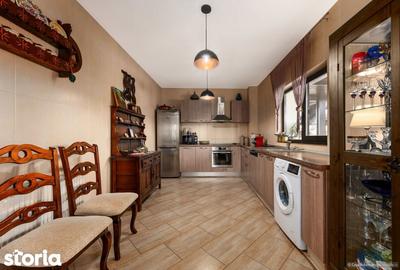 Casă cu 5 camere cu Teren 1300 Mp în Central - 15