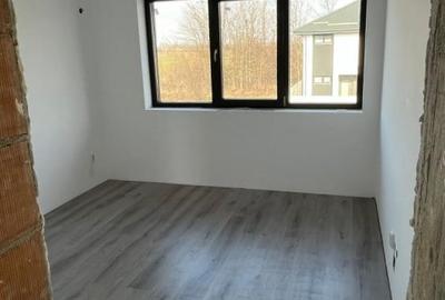 Casă cu 4 camere cu Canalizare în Central - 7