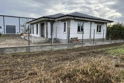 Casă cu Teren 600 Mp în Central - 4