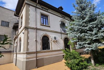 Vila interbelica renovata, amplasata in zona Cismigiu