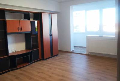 Apartament cu 3 camere decomandat în Ultracentral