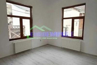 Casă cu 3 camere cu Teren 100 Mp în Central - 3