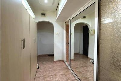 Apartament cu 4 camere semidecomandat, mobilat în Circumvalațiunii - 2