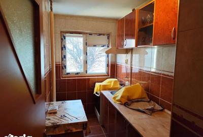 Apartament cu 2 camere semidecomandat, mobilat în Giurgiului