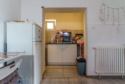 Casă individuală cu 6 camere cu Canalizare în Semicentral - 12