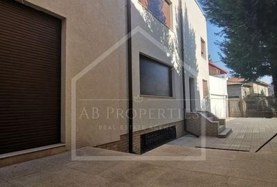 Vilă nouă deosebită | Mihalache - Banu Manta | 9 camere | Jacuzii | TOP - 17
