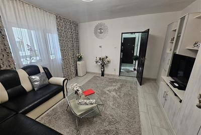 Apartament cu 3 camere semidecomandat în Micro IV - 2