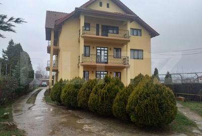 Casa/Vila individuala deosebita,270mp Targoviste - 1