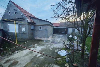 Casă cu 5 camere în Central - 1