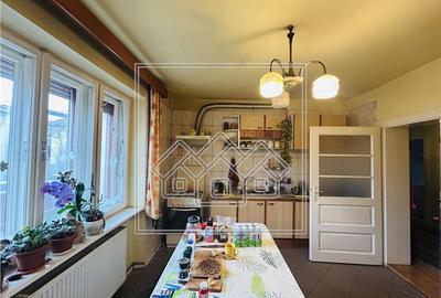 Casă individuală cu 7 camere cu Canalizare în Calea Dumbrăvii - 11