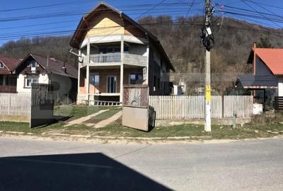 Casă cu 2 camere cu Teren 3050 Mp în Bezdead - 10