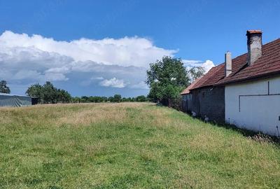 Teren de 972 mp, în Drăguș - 3