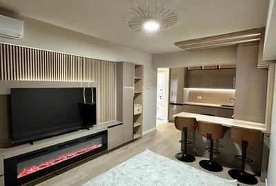 Apartament cu 3 camere decomandat în Exterior Vest