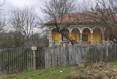 Casă cu Teren 1000 Mp în Făurești - 2