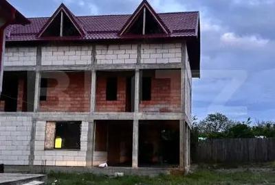 Casă cu 10 camere cu Teren 785 Mp în Central - 14