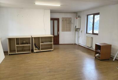 Casă cu 4 camere cu Teren 130 Mp în Central - 6