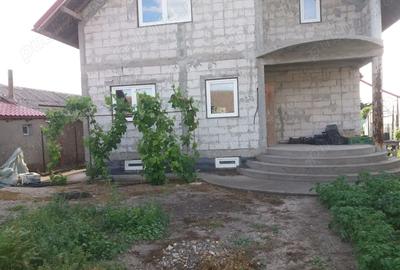 Vrei o casa la tara? dar aproape de oras si mare? - 1