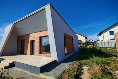 | CASA INDIVIDUALA | 3 CAMERE | 2 BAI | INCALZIRE PRIN PARDOSEALA | - 4