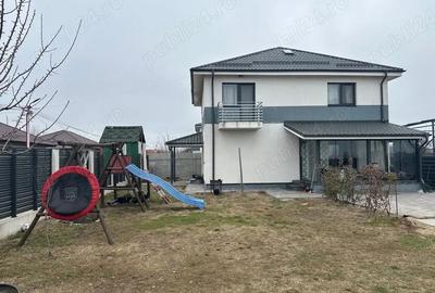 Casă cu Teren 485 Mp în Săbăreni