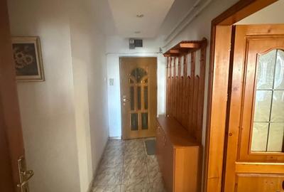 Vanzare apartament 3 camere zona Grivitei mobilat - 8