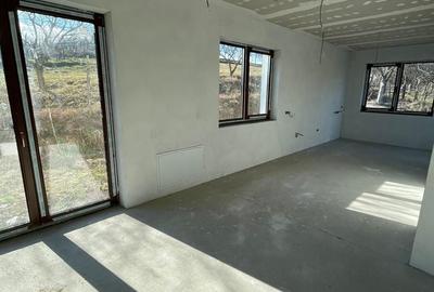Casă cu 4 camere cu Teren 700 Mp în Central
